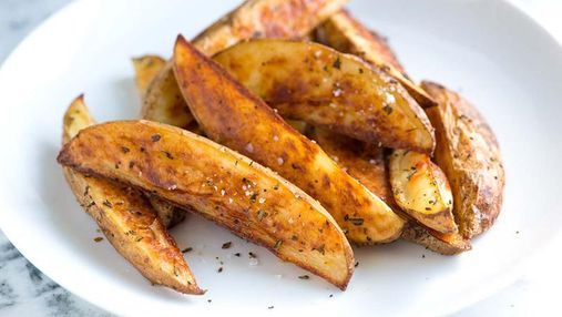 Рецепт картофеля по-деревенски: в духовке и мультиварке