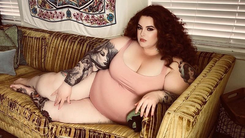 Самая полная модель в мире Тесс Холлидей опубликовала провокационное фото: 18+ Самая полная модель в мире Тесс Холлидей опубликовала провокационное фото: 18+