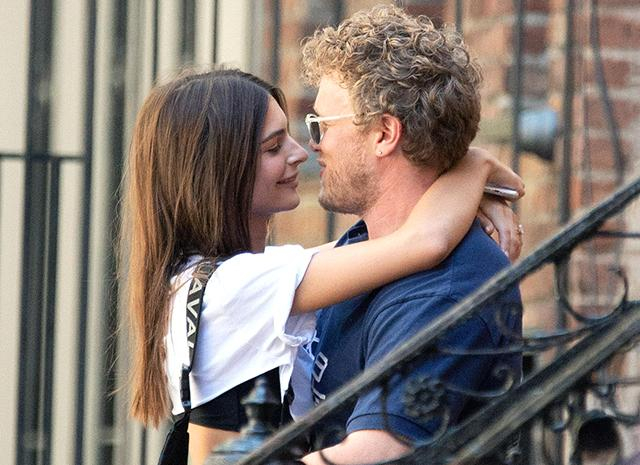 Безумная любовь Эмили Ратаковски: модель проявила чувства на публике с мужем: фото