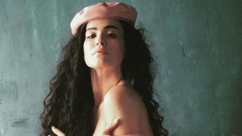 Даша Астаф'єва сексуально відтворила образ з фільму "Леон": звабливе фото Даша Астаф'єва сексуально відтворила образ з фільму "Леон": звабливе фото