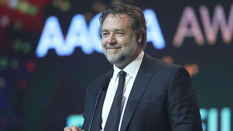 Відомий "Гладіатор" Рассел Кроу шокував прихильників своїм виглядом: відео Відомий "Гладіатор" Рассел Кроу шокував прихильників своїм виглядом: відео