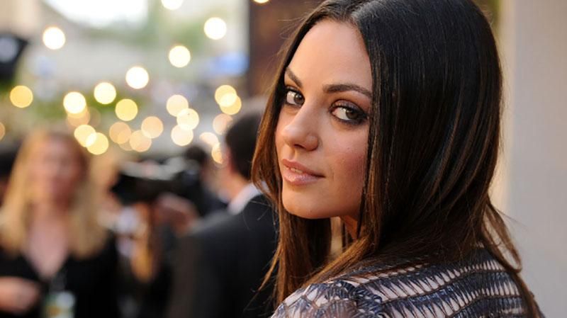 Буквально послала мене, – Міла Куніс розповіла про реакцію мами на стосунки з Ештоном Кутчером Буквально послала мене, – Міла Куніс розповіла про реакцію мами на стосунки з Ештоном Кутчером