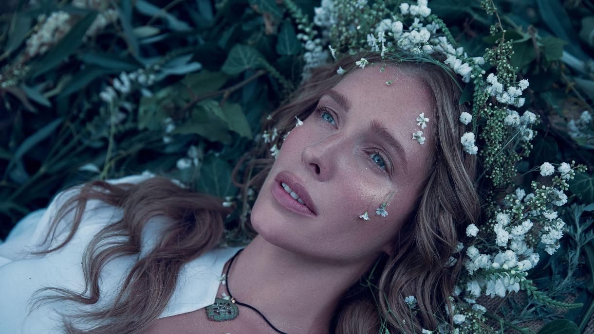 Катя Осадча, Маша Єфросиніна і Катерина Кухар стали мавками за мотивами "Лісової Пісні" Катя Осадча, Маша Єфросиніна і Катерина Кухар стали мавками за мотивами "Лісової Пісні"