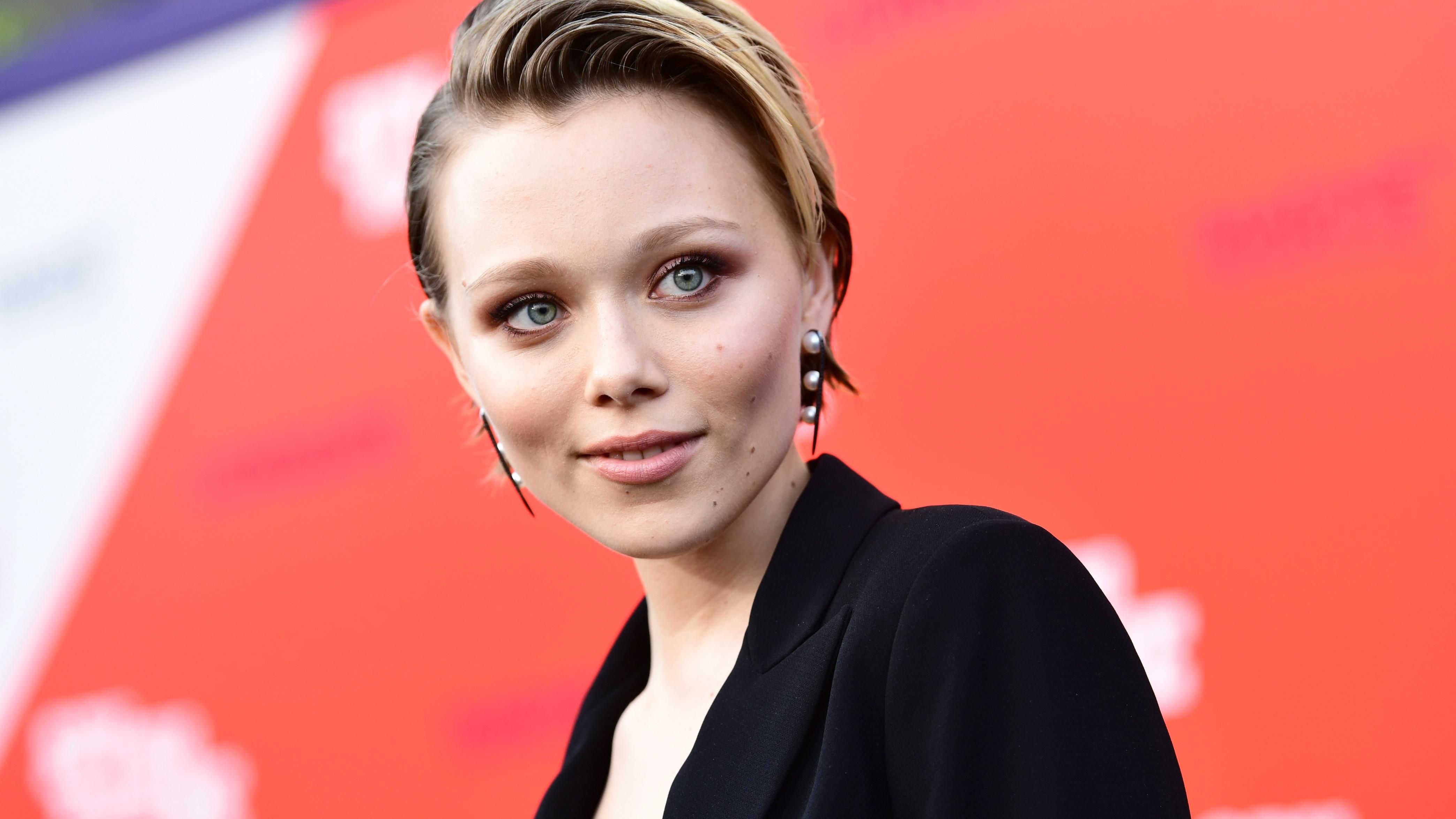 Украинская актриса Иванна Сахно засветила откровенное декольте в Голливуде: фото Украинская актриса Иванна Сахно засветила откровенное декольте в Голливуде: фото