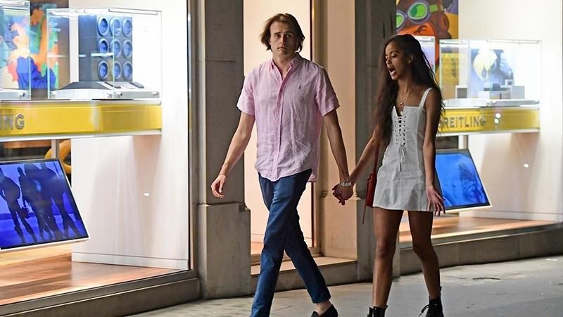 Дочь Обамы сфотографировали с новым бойфрендом: фото Дочь Обамы сфотографировали с новым бойфрендом: фото