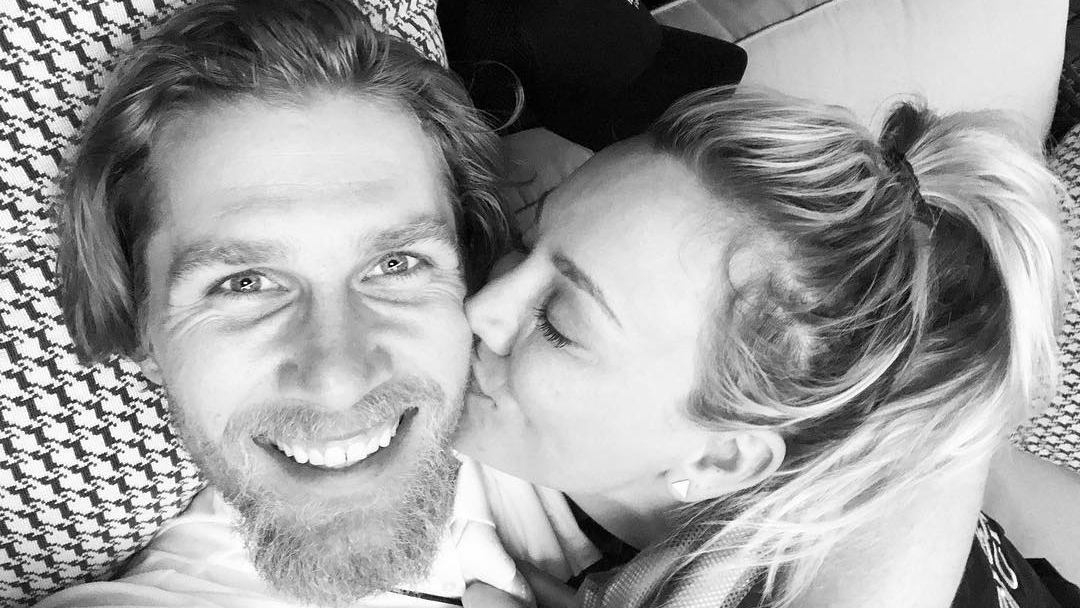 Звезда сериала "Теория большого взрыва" Кейли Куоко вышла замуж: счастливые фото