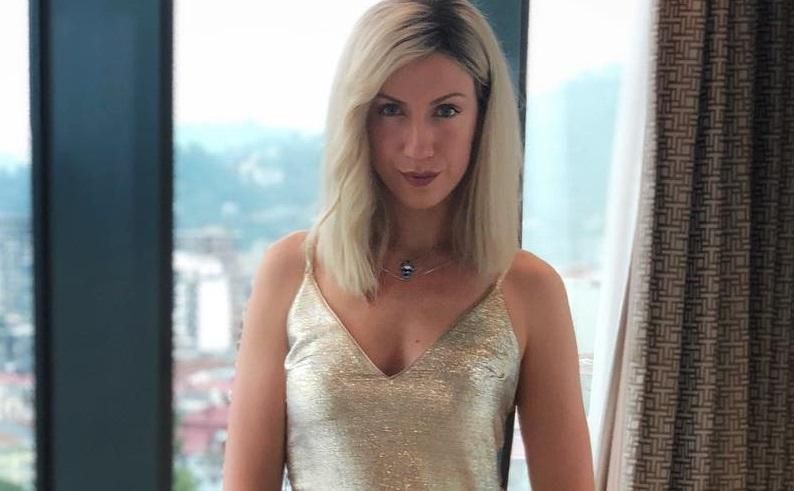 Леся Нікітюк засвітила сідниці перед дзеркалом: фото Леся Нікітюк засвітила сідниці перед дзеркалом: фото