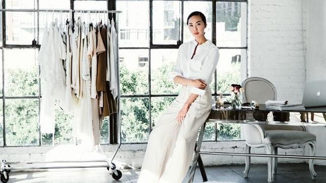 Три офисных образа, которые можно носить в жару Три офисных образа, которые можно носить в жару