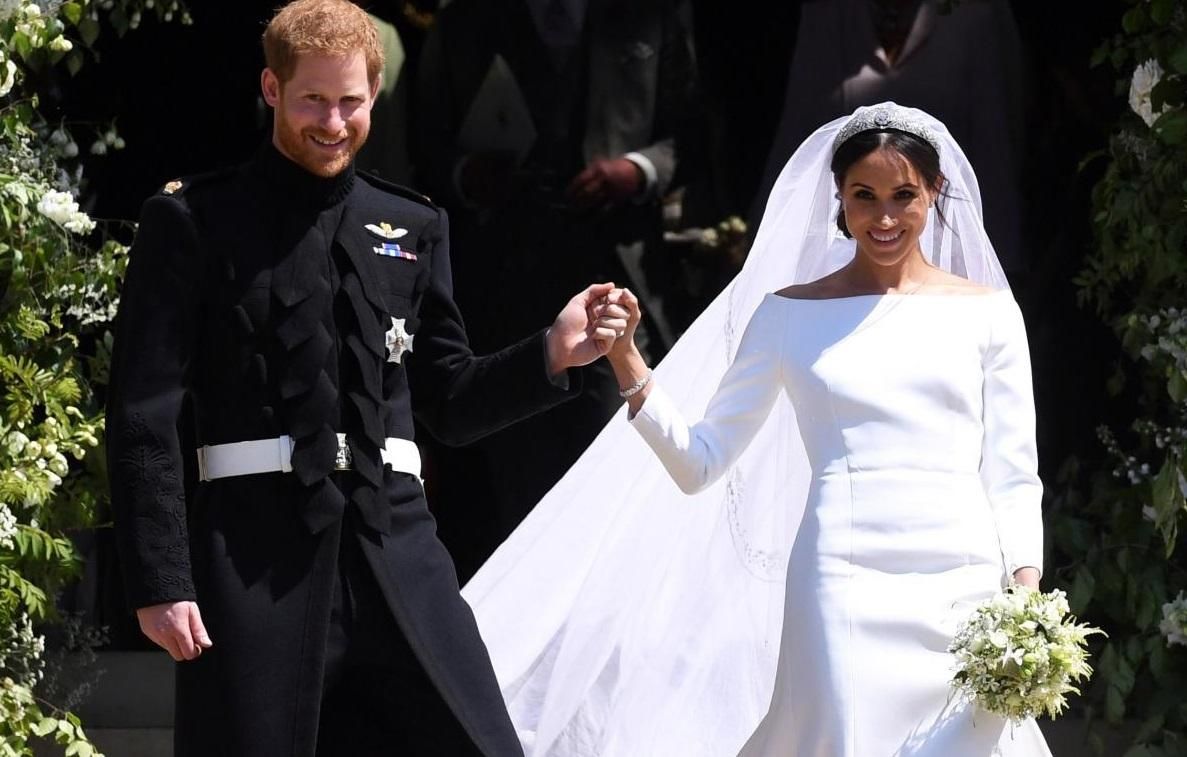 Як шматок бетону: друг принца Чарльза грубо розкритикував весільну сукню Меган Маркл