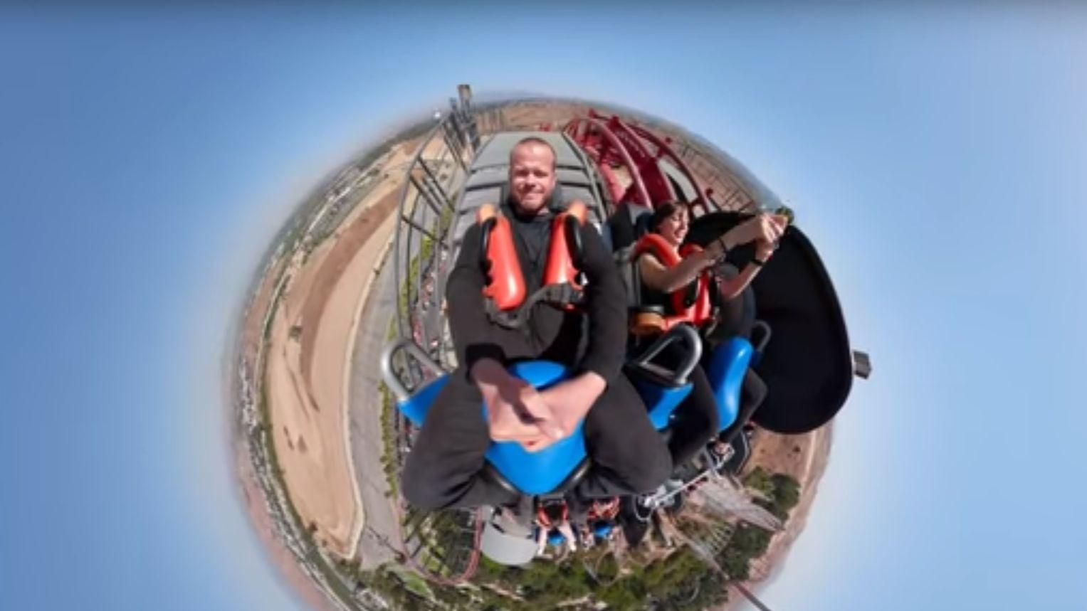 Актор зняв панорамною камерою спуск американськими гірками: вийшло дивакувате відео Актор зняв панорамною камерою спуск американськими гірками: вийшло дивакувате відео