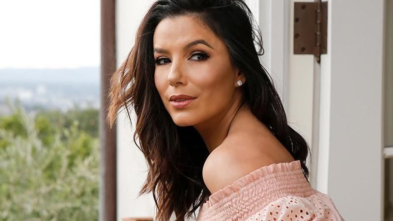 Ева Лонгория показала фигуру впервые после родов: фото Ева Лонгория показала фигуру впервые после родов: фото