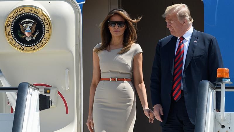 Меланія Трамп засвітила елегантну сукню в Лондоні: фото Меланія Трамп засвітила елегантну сукню в Лондоні: фото
