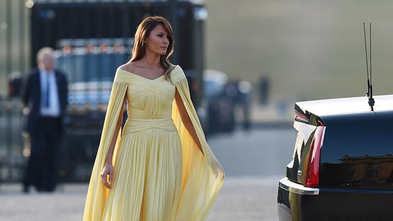 Мелания Трамп очаровала романтическим образом в Великобритании: фото Мелания Трамп очаровала романтическим образом в Великобритании: фото