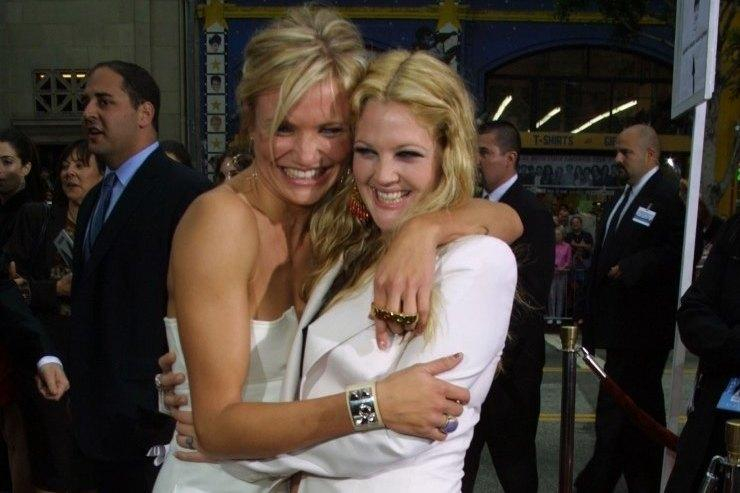 Актрисы Дрю Бэрримор и Кэмерон Диаз похвастались общим селфи без макияжа: волшебное фото