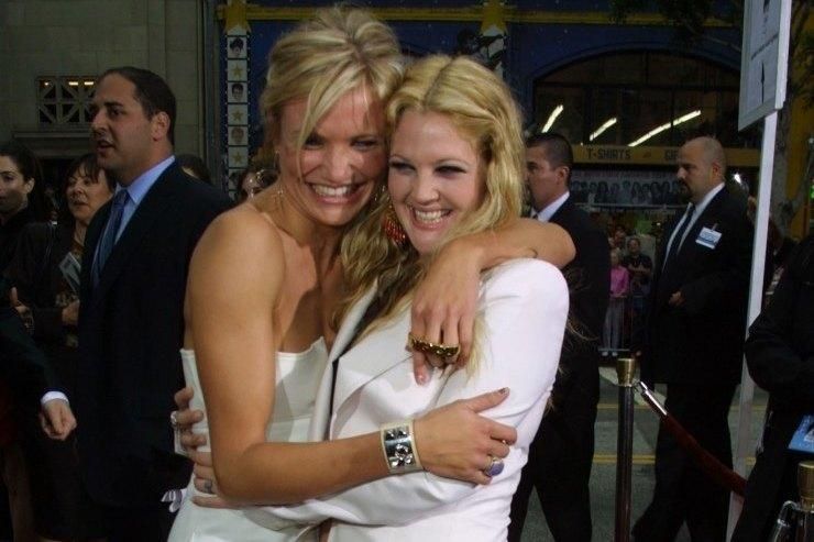 Актрисы Дрю Бэрримор и Кэмерон Диаз похвастались общим селфи без макияжа: волшебное фото Актрисы Дрю Бэрримор и Кэмерон Диаз похвастались общим селфи без макияжа: волшебное фото