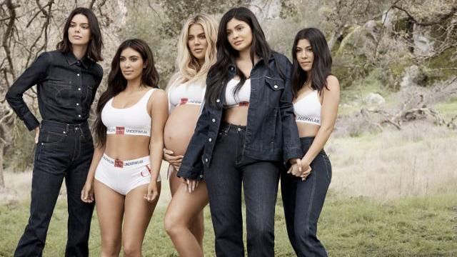 Сестри Кардашян-Дженнер знялись для кампейну Calvin Klein: стильні фото Сестри Кардашян-Дженнер знялись для кампейну Calvin Klein: стильні фото