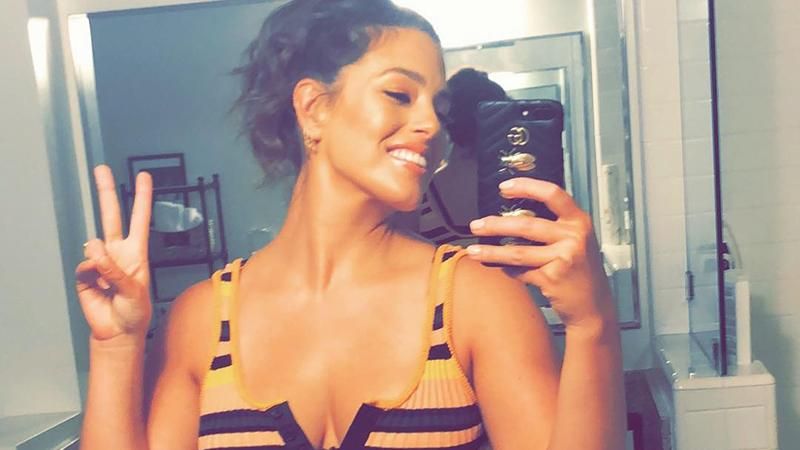 Эшли Грэм показала пышные формы в белье: соблазнительное фото Эшли Грэм показала пышные формы в белье: соблазнительное фото