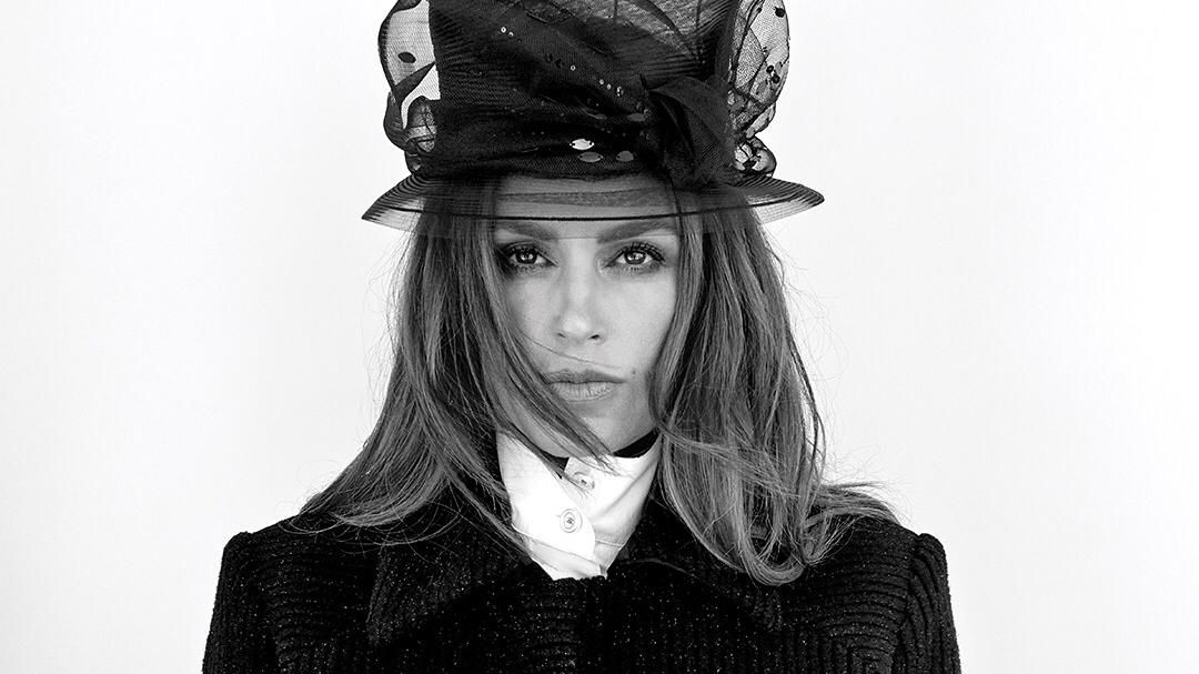 Модель Синди Кроуфорд снялась для обложки модного глянца Модель Синди Кроуфорд снялась для обложки модного глянца