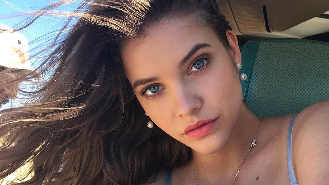 Модель Барбара Палвин обнажила грудь в рекламе купальников Sports Illustrated