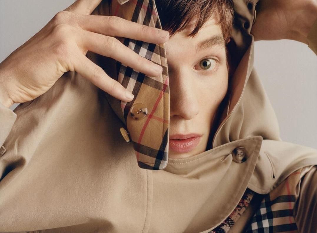Burberry вперше за 20 років змінив логотип: фото Burberry вперше за 20 років змінив логотип: фото