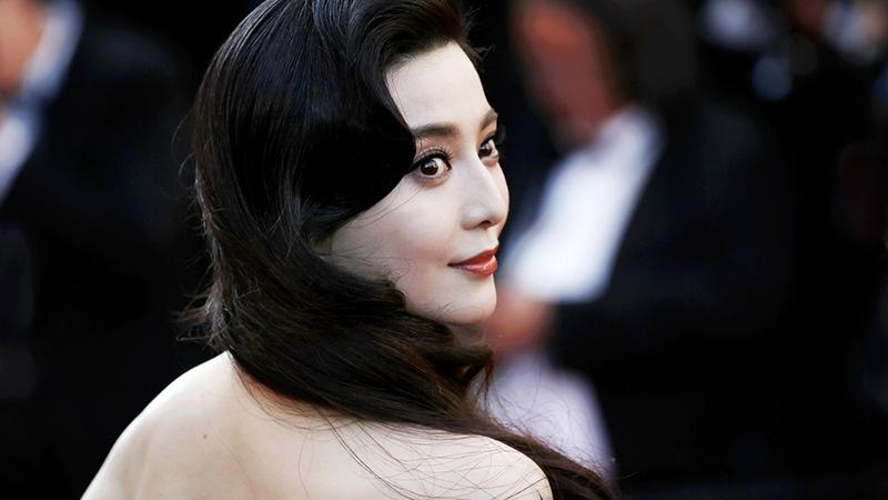 Фань Бинбин месяц не появляется на публике: фанаты паникуют