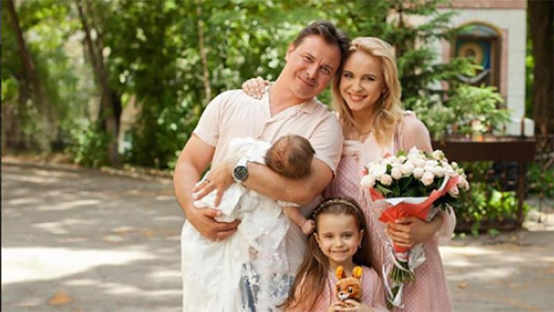 Мои дочки со мной повсюду, – Лилия Ребрик откровенно рассказала о материнстве