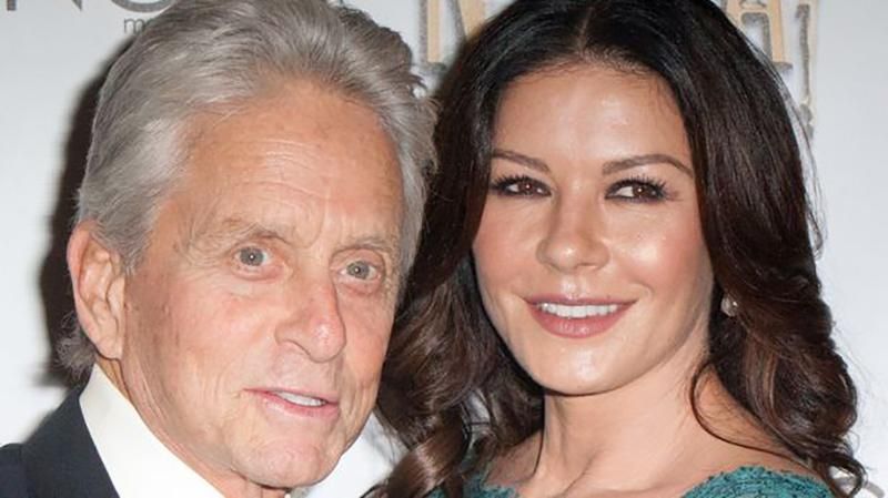 Кэтрин Зета-Джонс показала фото первого свидания с Майклом Дугласом Кэтрин Зета-Джонс показала фото первого свидания с Майклом Дугласом