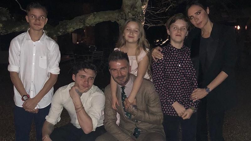 Семья Бекхэмов оказалась в зоне мощного землетрясения в Индонезии Семья Бекхэмов оказалась в зоне мощного землетрясения в Индонезии