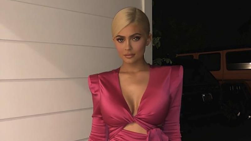 Кайли Дженнер показала пикантные кадры с празднования дня рождения Кайли Дженнер показала пикантные кадры с празднования дня рождения