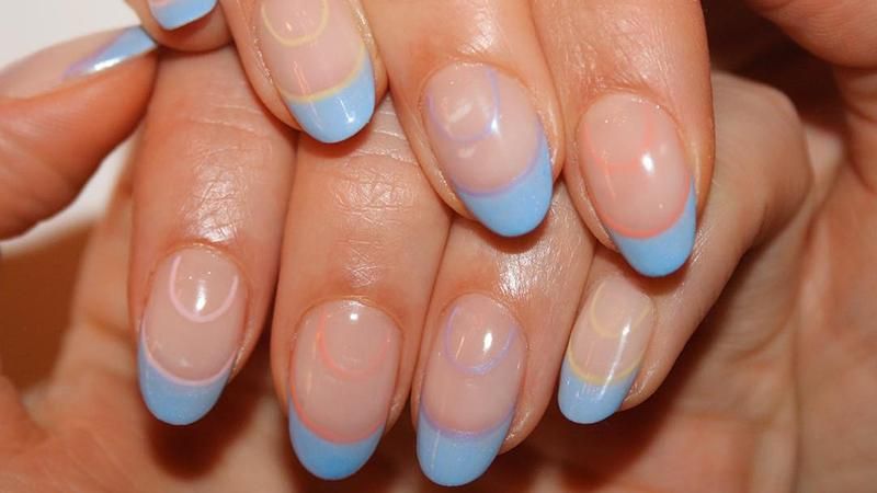Голубой маникюр: трендовые идеи из Instagram Голубой маникюр: трендовые идеи из Instagram