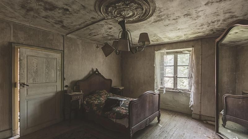 Фотограф підкорила мережу знімками старовинних спалень: неймовірні кадри