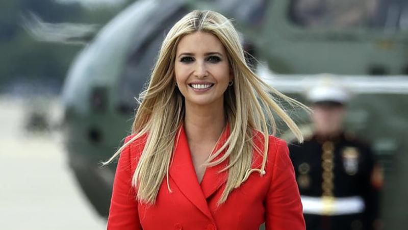 Иванка Трамп в ярком платье встретилась с губернаторами: волшебные фото Иванка Трамп в ярком платье встретилась с губернаторами: волшебные фото