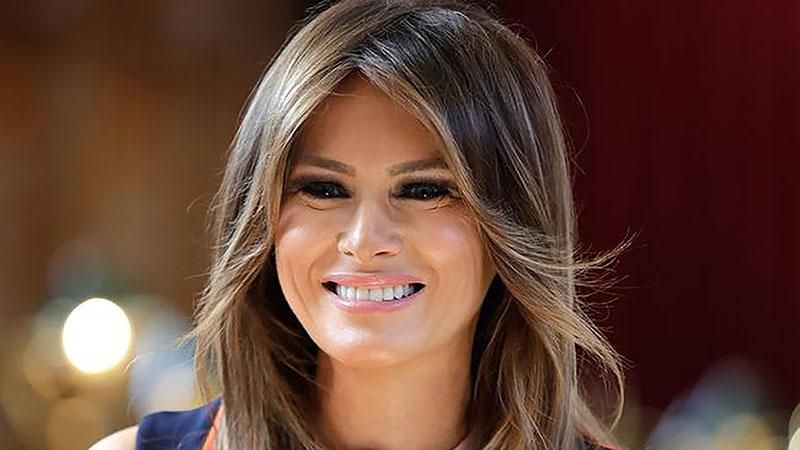 Меланія Трамп засвітила стильний образ на зустрічі з главою Apple: фото Меланія Трамп засвітила стильний образ на зустрічі з главою Apple: фото