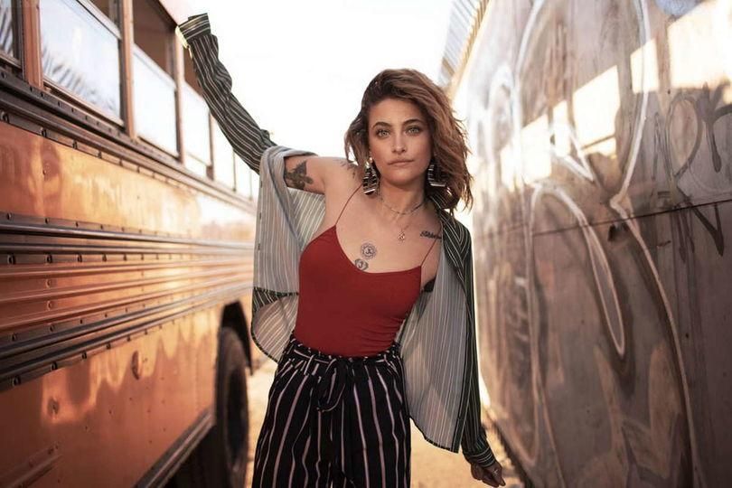 Дочь Майкла Джексона снялась в рекламе филиппинского бренда: фото Дочь Майкла Джексона снялась в рекламе филиппинского бренда: фото