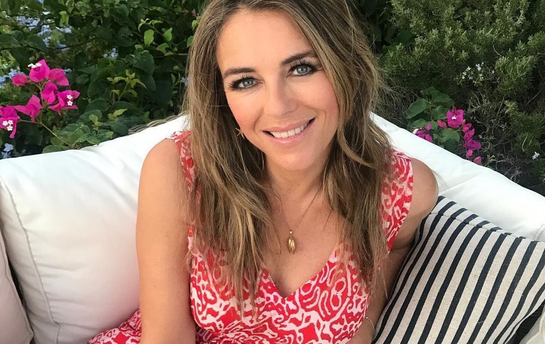 53-летняя Элизабет Херли похвасталась соблазнительной фигурой в купальнике: фото 53-летняя Элизабет Херли похвасталась соблазнительной фигурой в купальнике: фото