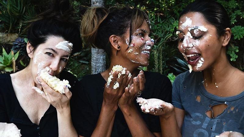 Як Холлі Беррі відсвяткувала день народження: курйозні кадри Як Холлі Беррі відсвяткувала день народження: курйозні кадри