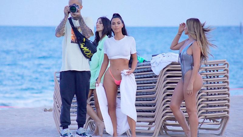 Сексуальная Ким Кардашян обнажила ягодицы в крошечном бикини: 18+ Сексуальная Ким Кардашян обнажила ягодицы в крошечном бикини: 18+