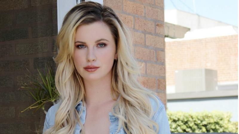 Дочь Алека Болдуина призналась, почему она оказалась на грани анорексии Дочь Алека Болдуина призналась, почему она оказалась на грани анорексии