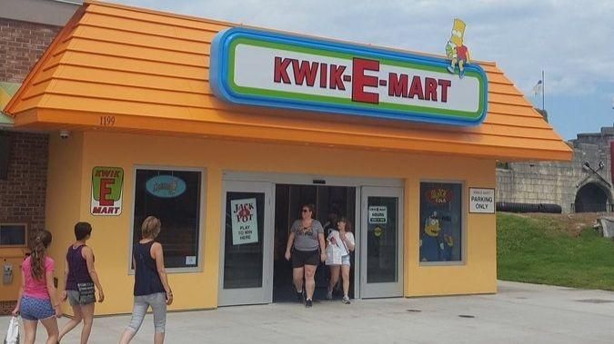 Царство пончиков, пива и колы: супермаркет из "Симпсонов" открылся в США