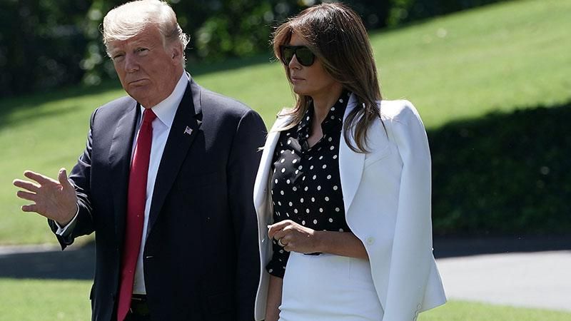 Меланія Трамп в білосніжному костюмі відвідала дитячий госпіталь: фото Меланія Трамп в білосніжному костюмі відвідала дитячий госпіталь: фото