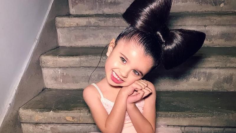 Маленька дівчинка вразила мережу розкішним волоссям: фото, відео Маленька дівчинка вразила мережу розкішним волоссям: фото, відео