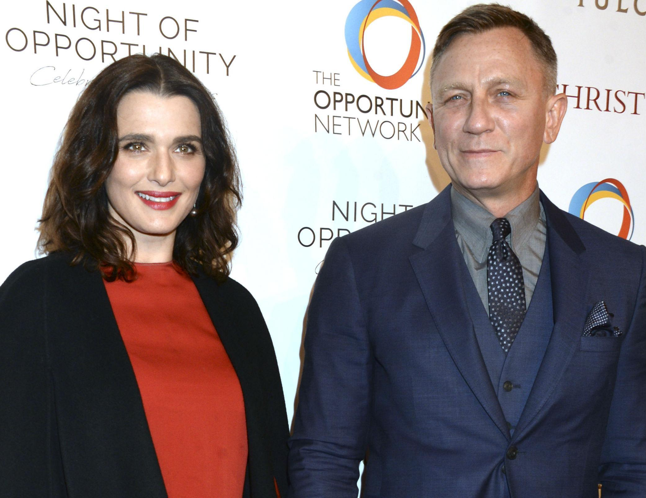 48-летняя Рэйчел Вайс и 50-летний Дэниел Крейг стали родителями