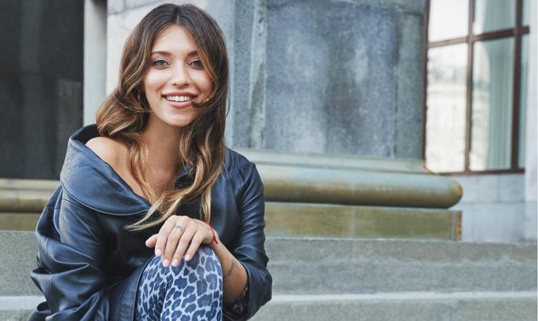 Регіна Тодоренко показала своє архівне фото з першого класу Регіна Тодоренко показала своє архівне фото з першого класу