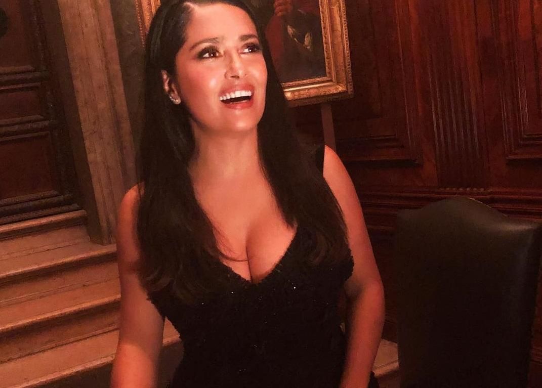 Сальма Хайек показала, как отпраздновала день рождения: курьезные видео Сальма Хайек показала, как отпраздновала день рождения: курьезные видео