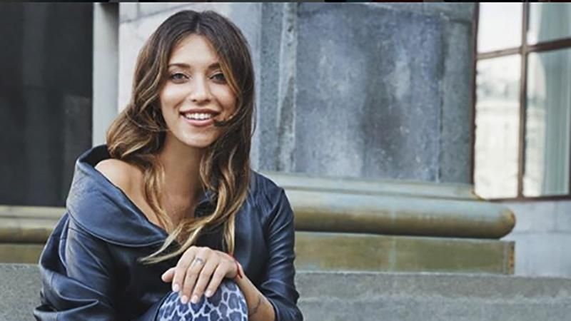 Регина Тодоренко показала округлившийся живот в приталенном мини-платье: фото Регина Тодоренко показала округлившийся живот в приталенном мини-платье: фото