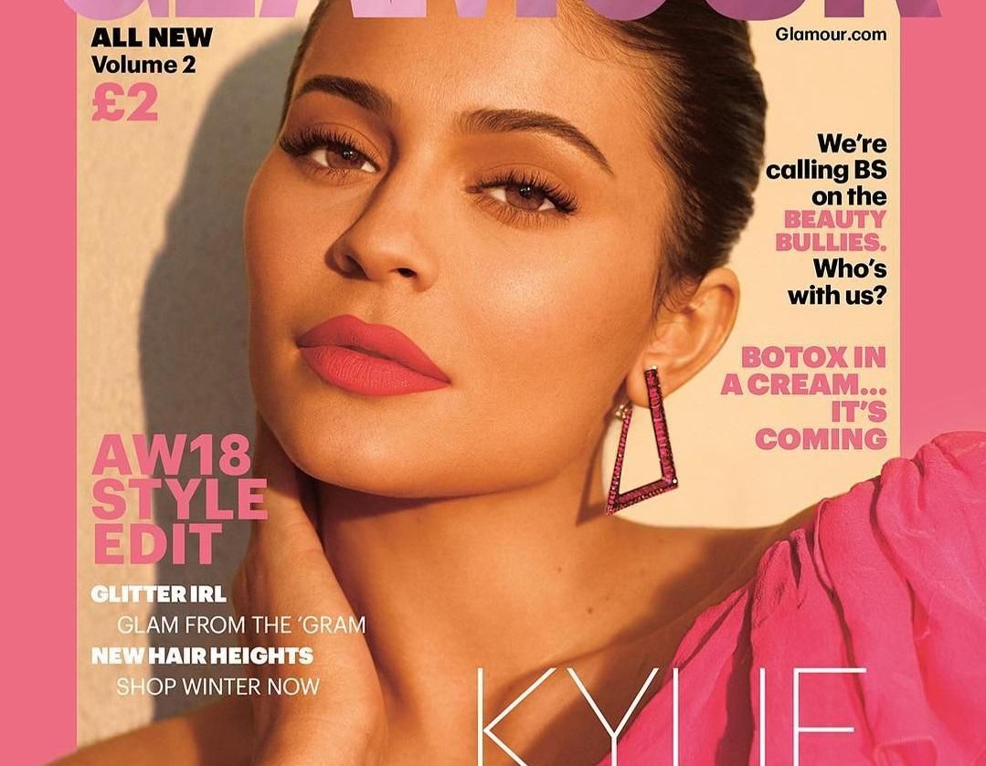 Кайли Дженнер снялась в ярких образах для трех обложек глянца: фото Кайли Дженнер снялась в ярких образах для трех обложек глянца: фото