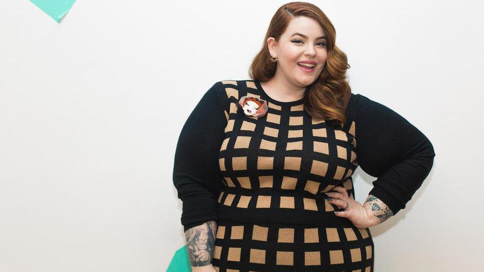 Пышнотелая модель Тесс Холлидей полностью обнажилась перед камерой: фото 18+