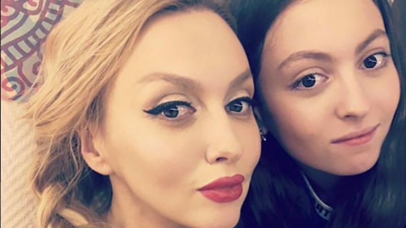 Дочь Оли Поляковой сделала фото в стиле Кендалл Дженнер Дочь Оли Поляковой сделала фото в стиле Кендалл Дженнер