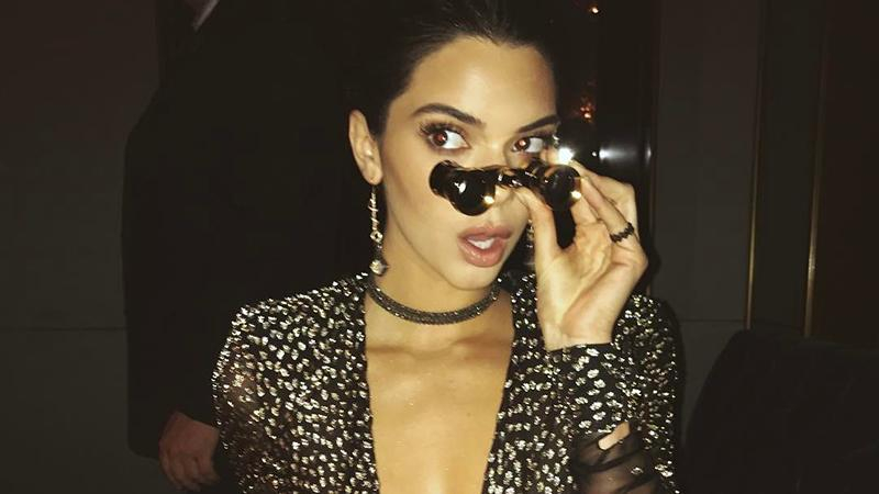 Интимную фотосессию голой Кендалл Дженнер слили в сеть: фото 18+