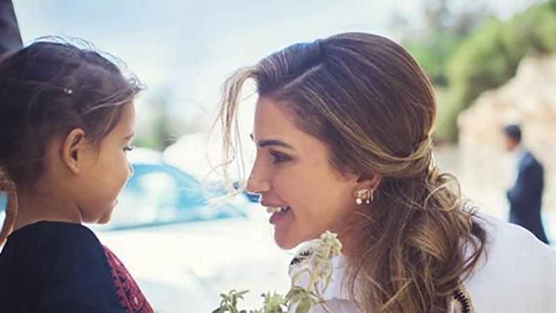 Королева Иордании приняла участие в открытии детского дома: красноречивые фото